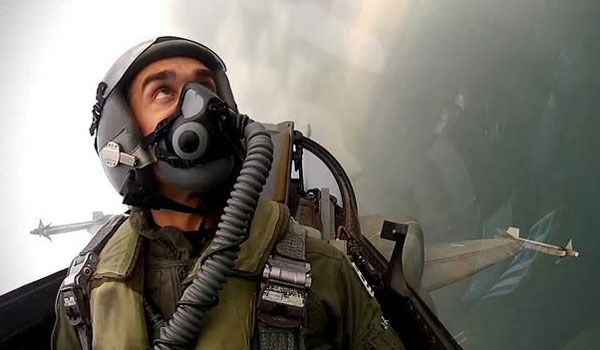 Συγκίνησε ο πιλότος του F-16: Ας ατενίσουμε το μέλλον με αισιοδοξία και ελπίδα!