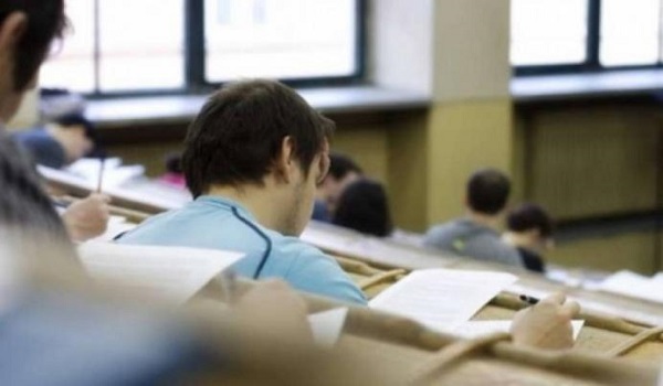 Λάρισα: Φοιτητής δεν μπορεί να πάρει το πτυχίο του λόγω χρέους 150 ευρώ