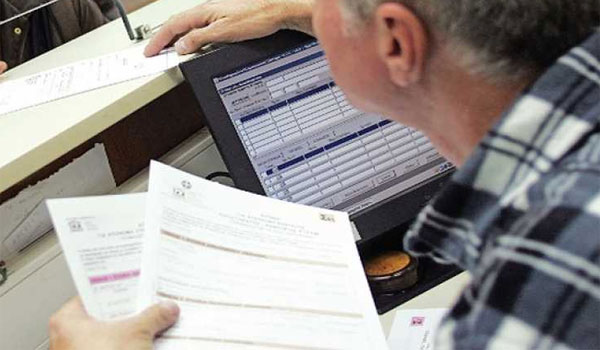 Ένας στους τέσσερις δεν έχει υποβάλει φορολογική δήλωση
