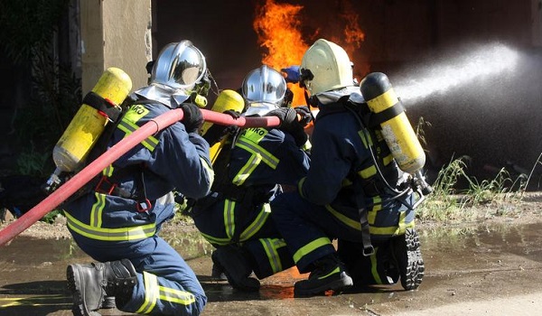 Μαρτυρία διερχόμενου οδηγού για τη φωτιά σε ξενοδοχείο της Λεωφόρου Συγγρού