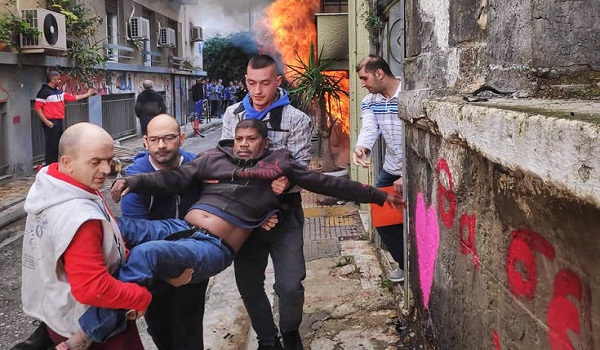 Φωτιά σε κτήριο στην Κυψέλη - Απομάκρυναν 3 άτομα