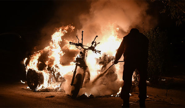 Μολότοφ και χημικά στη Θεσσαλονίκη. Νέα επεισόδια στην επέτειο Γρηγορόπουλου