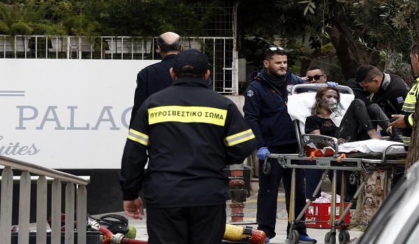 Φωτιά στο Athenaeum Palace: Στο νοσοκομείο τρία άτομα - Διασωληνωμένη 24χρονη