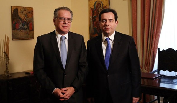 Συνάντηση Μηταράκη και Κουμουτσάκου με Ζεεχόφερ, για το μεταναστευτικό