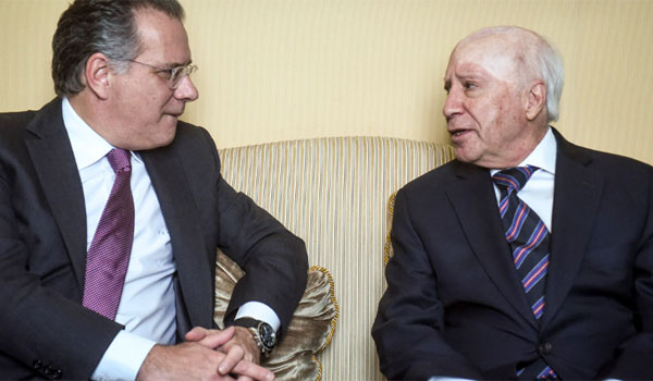 Στη Αθήνα ο Μάθιου Νίμιτς: Είδε τον κ. Κουμουτσάκο. Συναντά το Νίκο Κοτζιά