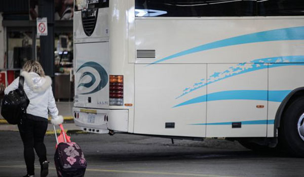 Φωτιά σε τουριστικό λεωφορείο στην Εύβοια