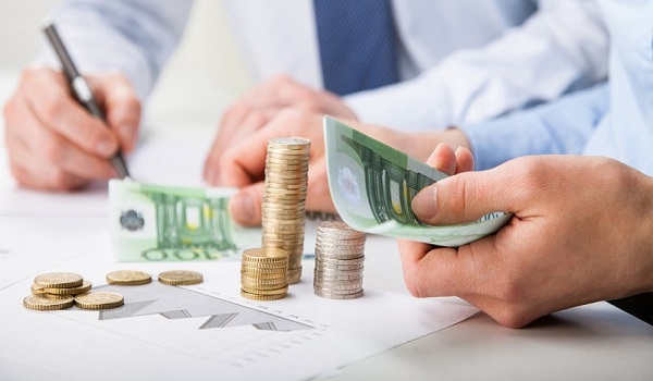 Ξεπαγώνουν οι τριετίες από τον Ιανουάριο 2024. Παραδείγματα