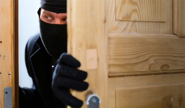 Οι οδηγίες της ΕΛΑΣ για να προστατεύσετε το σπίτι σας από τους ληστές