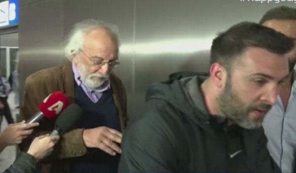 Χαμός στο αεροδρόμιο με την άφιξη Λυκουρέζου - Καλογρίδη από Βενετία!