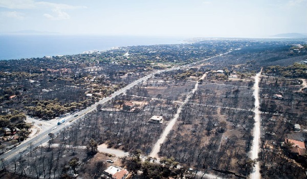 Drone καταγράφει την τεράστια καταστροφή στα Γεράνεια Όρη από την πυρκαγιά