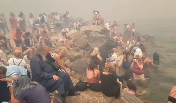 Θεέ μου, συγχώρεσέ με - Δεν θα αντέξω μαμά: Συγκλονίζουν οι μαρτυρίες επιζώντων στο Μάτι