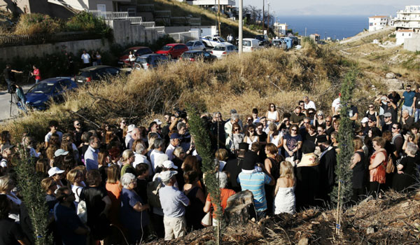 Πορεία μνήμης για τους 102 νεκρούς της πυρκαγιάς στο Μάτι