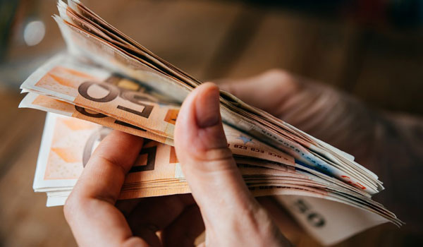 Ποιοι θα δουν αυξήσεις στους μισθούς μετά το ξεπάγωμα των τριετιών