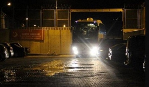 Τούρκος δημοσιογράφος: Η MIT συντονίζει τις ροές προσφύγων προς την Ελλάδα