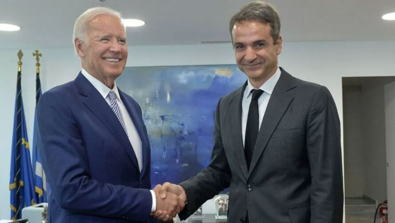 Μητσοτάκης για Πετρούνια: Χωρίς πολλά λόγια... Απλά υποκλινόμαστε!