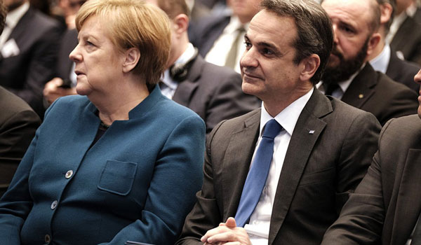 Μητσοτάκης σε Μέρκελ: Οι Τούρκοι σπάνε τους φράκτες στον Εβρο με οχήματα που πλήρωσε η ΕΕ