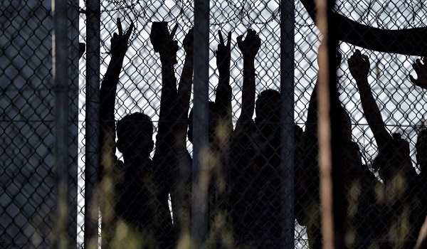 Έκτακτη σύσκεψη στο Μαξίμου για το προσφυγικό. Πάνω από 2.300 πρόσφυγες από τη Δευτέρα