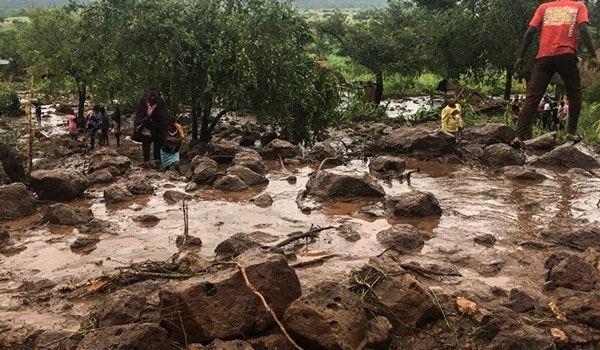 Αυξάνονται τα θύματα από το πέρασμα του κυκλώνα Ιντάι στη Μοζαμβίκη