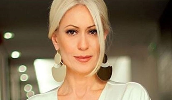 Η Μπακοδήμου στηρίζει Καπουτζίδη: Του βγάζω το καπέλο