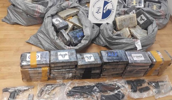 Χειροπέδες στον Έλληνα του καρτέλ με τον έναν τόνο κοκαΐνης