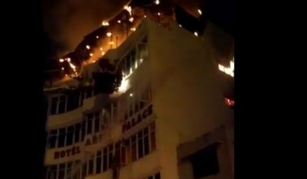 Στους 17 οι νεκροί από φωτιά σε ξενοδοχείο στην Ινδία