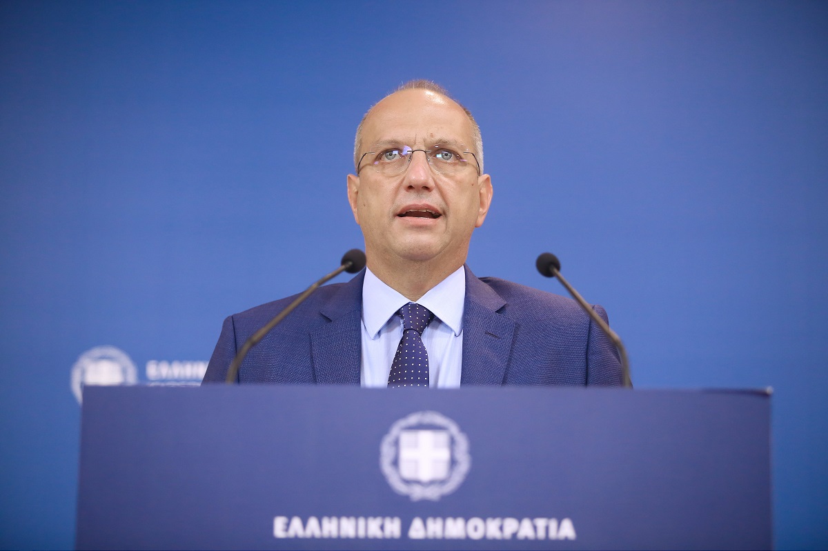 Οικονόμου: Αυξήσεις στους μισθούς των γιατρών του ΕΣΥ