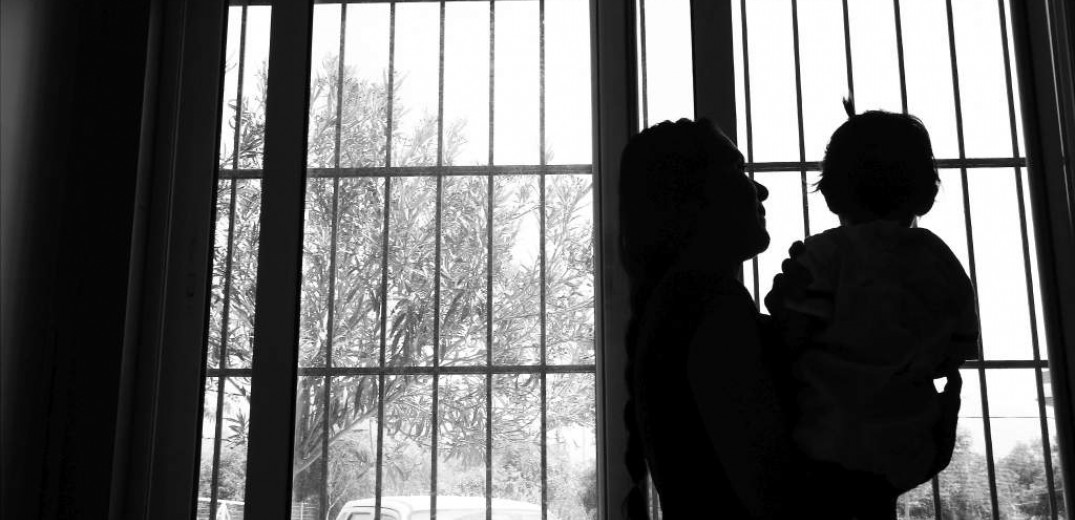 Αλεξανδρούπολη: Νονά δεν δίνει το βαφτιστήρι της στους γονείς του