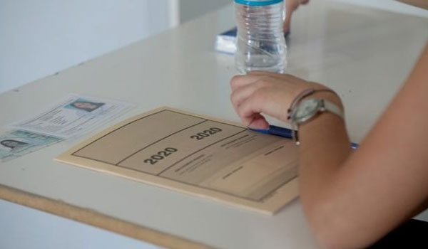 Πανελλαδικές 2020: Βατερλώ σε τέσσερα μαθήματα - Σε ποιες σχολές πέφτουν οι βάσεις