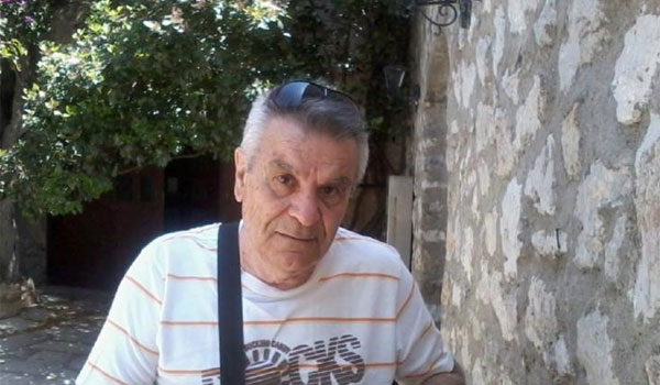 Το τελευταίο αντίο στον Γιώργο Παπαζήση.  Συντετριμμένη η Τιτίκα Στασινοπούλου