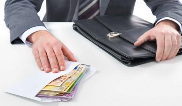 Αυτοί είναι οι κλάδοι που βασιλεύουν στην παραοικονομία και το μαύρο χρήμα