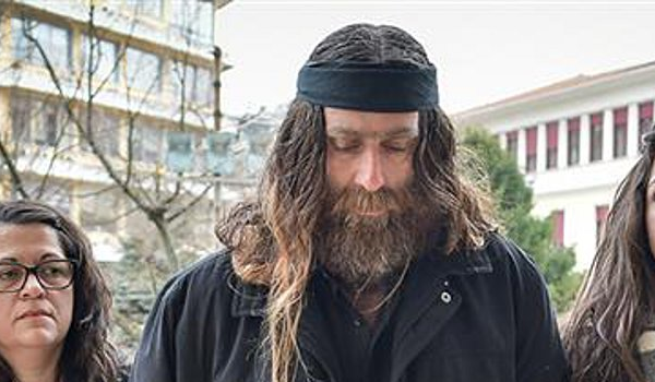 Στο εδώλιο του κατηγορούμενου ο πατέρας του Βαγγέλη Γιακουμάκη