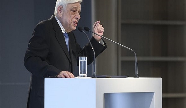Παυλόπουλος για Κική Δημουλά: Η ελληνική ποίηση έχασε την εμβληματική Μούσα της