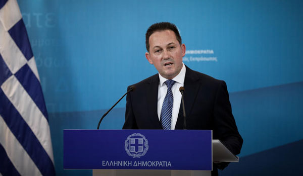 Πέτσας για επίθεση στο γραφείο της Κεραμέως: Η κυβέρνηση δεν εκφοβίζεται