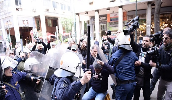 Πλειστηριασμοί: Ξύλο, τραυματίες και προσαγωγές