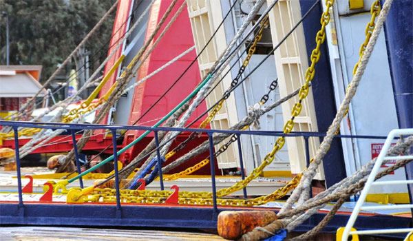 Απεργία ΠΝΟ: Δεμένα τα πλοία στα λιμάνια την Πρωτομαγιά για 24 ώρες