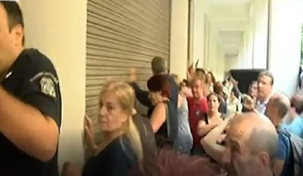 Τετράωρη στάση εργασίας της ΠΟΕΔΗΝ και συγκέντρωση στο ΥΠΟΙΚ