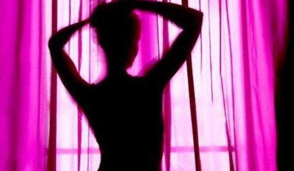 Πέθανε την ώρα του σeξ σε επαγγελματικό ταξίδι – Εργατικό ατύχημα βλέπει η δικαστήριο