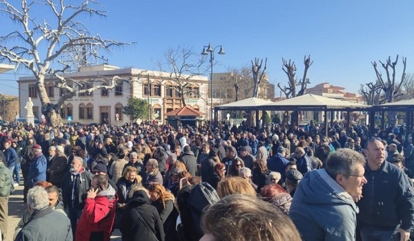 Μεγάλες συγκεντρώσεις σε Χίο, Λέσβο, Σάμο για το προσφυγικό