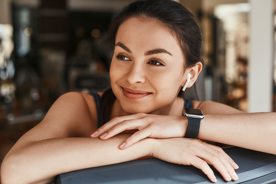 Πώς να επιλέξεις ένα βολικό και στιλάτο smartwatch γυναικείο