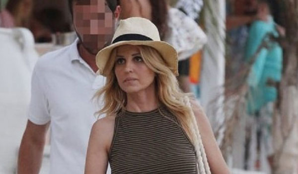 Τον σωματοφύλακά της παντρεύτηκε η Έλενα Ράπτη