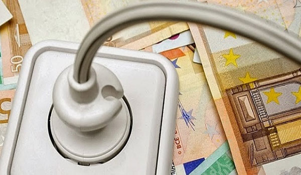 Για πρώτη φορά μηδενίστηκαν οι τιμές ρεύματος για έξι ώρες λόγω υπερπαραγωγής από ΑΠΕ