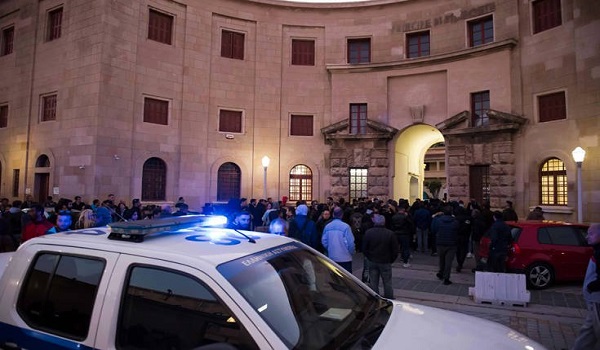 Ρόδος: Κάτοικοι αποδοκίμασαν τους δύο νεαρούς για τη δολοφονία της φοιτήτριας