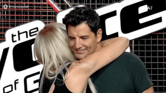 The Voice: Η καλλονή μαμά που «τρέλανε» τον Σάκη Ρουβά