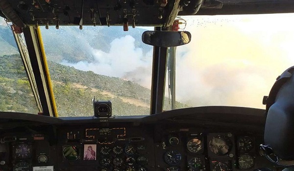 Εύβοια: Συγκλονιστικές εικόνες της ΠΥ και του στρατού από επιχειρήσεις ελικοπτέρων στο μέτωπο της φωτιάς
