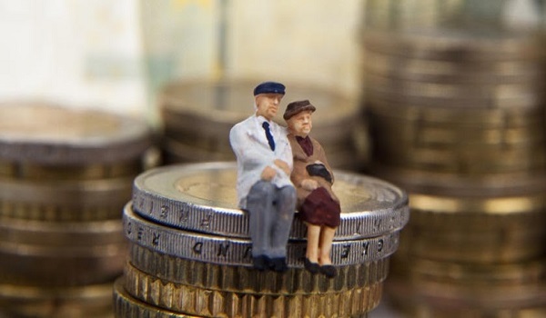 Ελεγκτικό Συνέδριο: Το Νοέμβριο οι αποφάσεις για περικοπές συντάξεων και δώρα