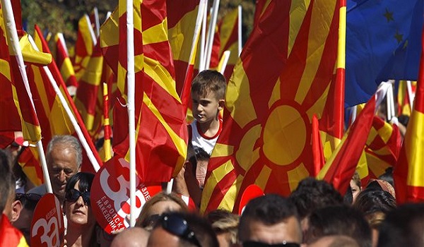 Το Συνταγματικό Δικαστήριο της ΠΓΔΜ απέρριψε τις προσφυγές κατά του δημοψηφίσματος