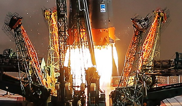 Κεραυνός χτύπησε πύραυλο Soyuz κατά την εκτόξευση του