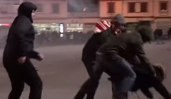 Νεκρός αστυνομικός σε επεισόδια με χούλιγκαν της Σπαρτάκ Μόσχας. Βίντεο