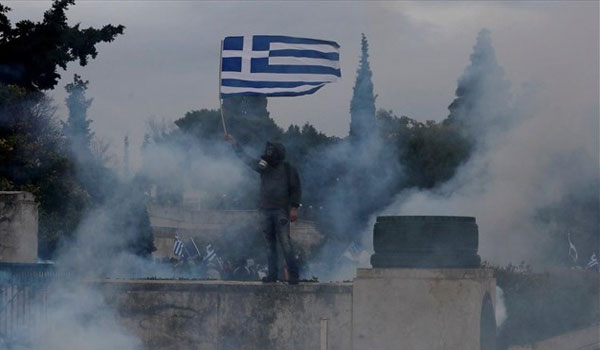 Επεισόδια σημάδεψαν το συλλαλητήριο για τη Μακεδονία. Επτά συλλήψεις