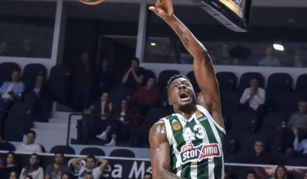 Euroleague: Το κάρφωμα της βραδιάς από τον Θανάση Αντετοκούνμπο